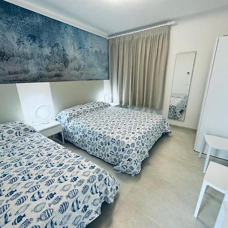 App4Rent Villa Zanetti - Appartamenti Con Spiaggia Privata Frontemare Lido di Jesolo Esterno foto