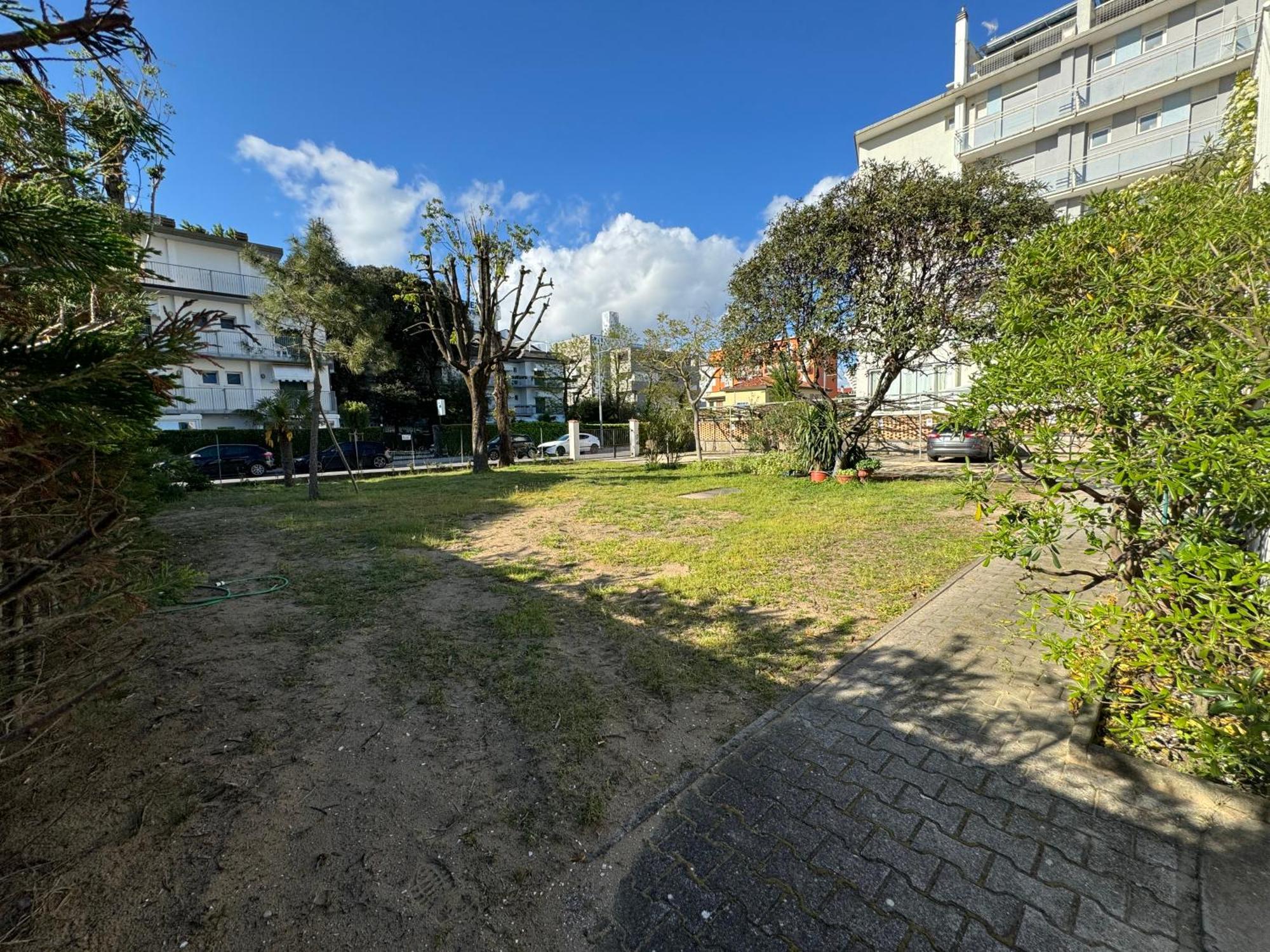 App4Rent Villa Zanetti - Appartamenti Con Spiaggia Privata Frontemare Lido di Jesolo Esterno foto