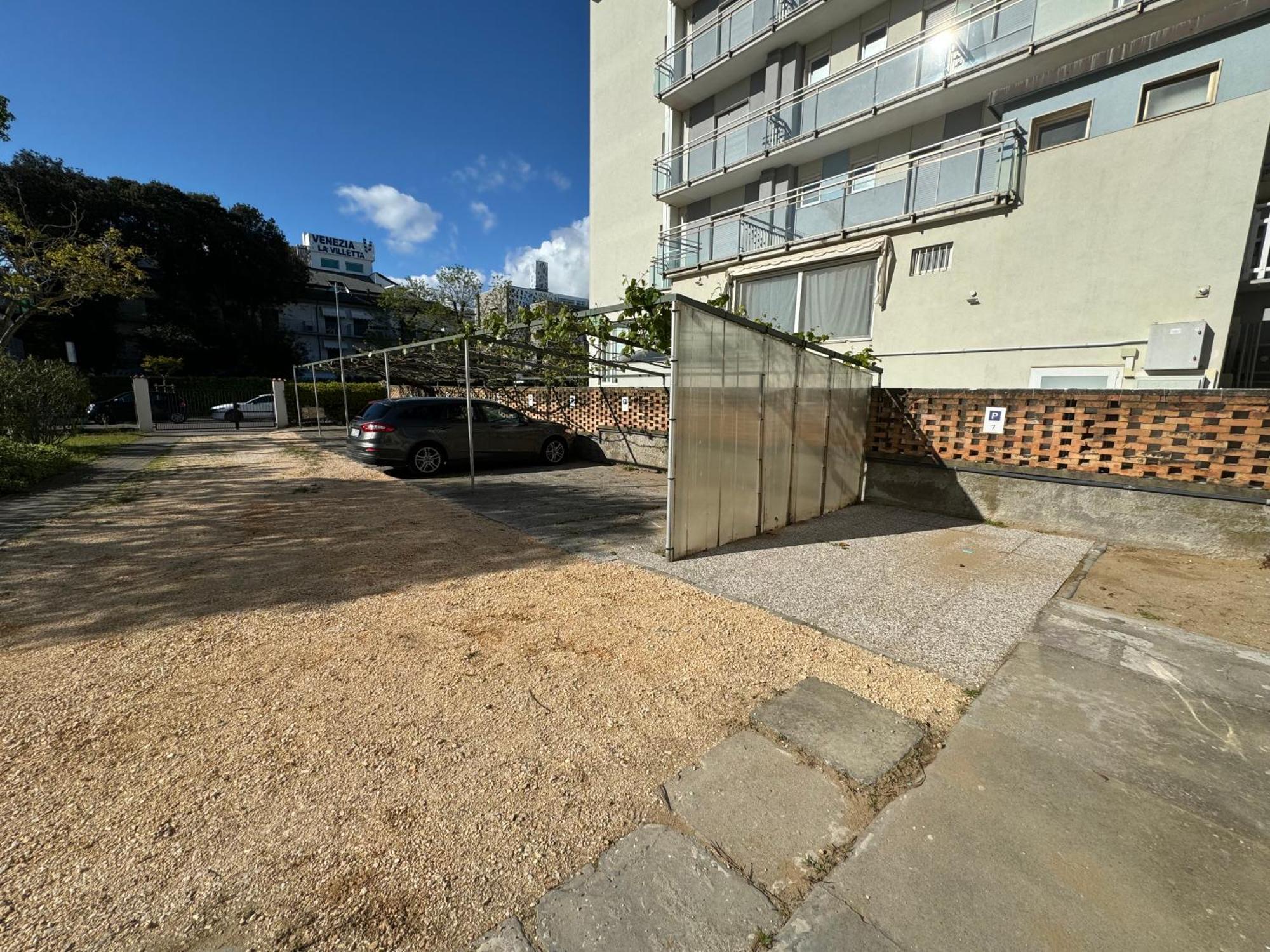 App4Rent Villa Zanetti - Appartamenti Con Spiaggia Privata Frontemare Lido di Jesolo Esterno foto