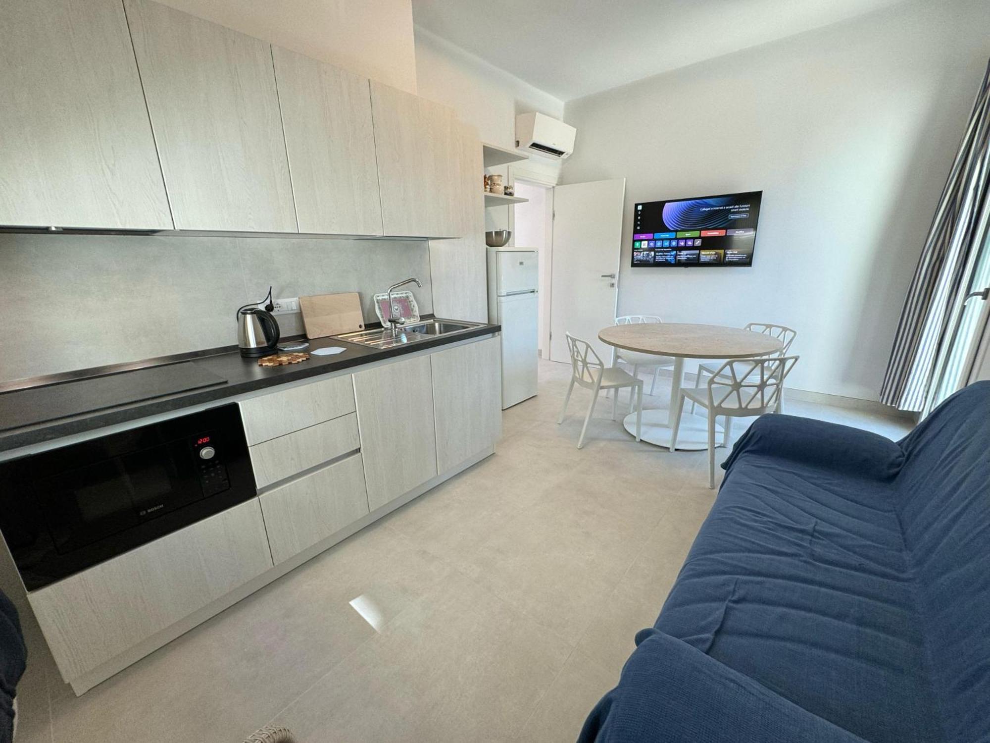 App4Rent Villa Zanetti - Appartamenti Con Spiaggia Privata Frontemare Lido di Jesolo Esterno foto