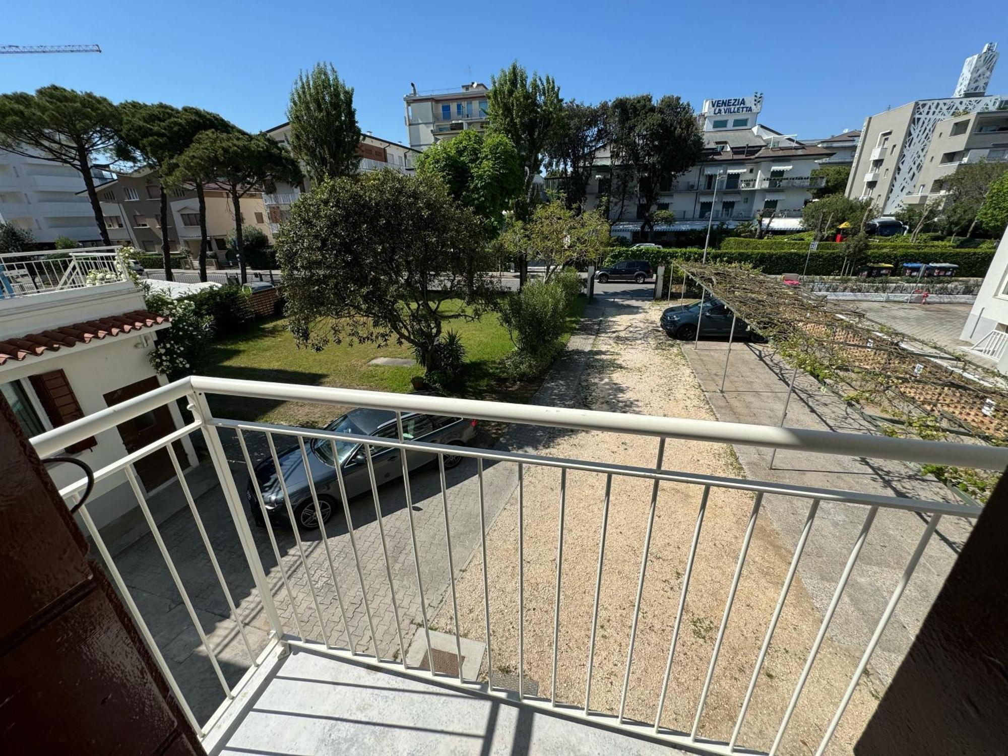 App4Rent Villa Zanetti - Appartamenti Con Spiaggia Privata Frontemare Lido di Jesolo Esterno foto